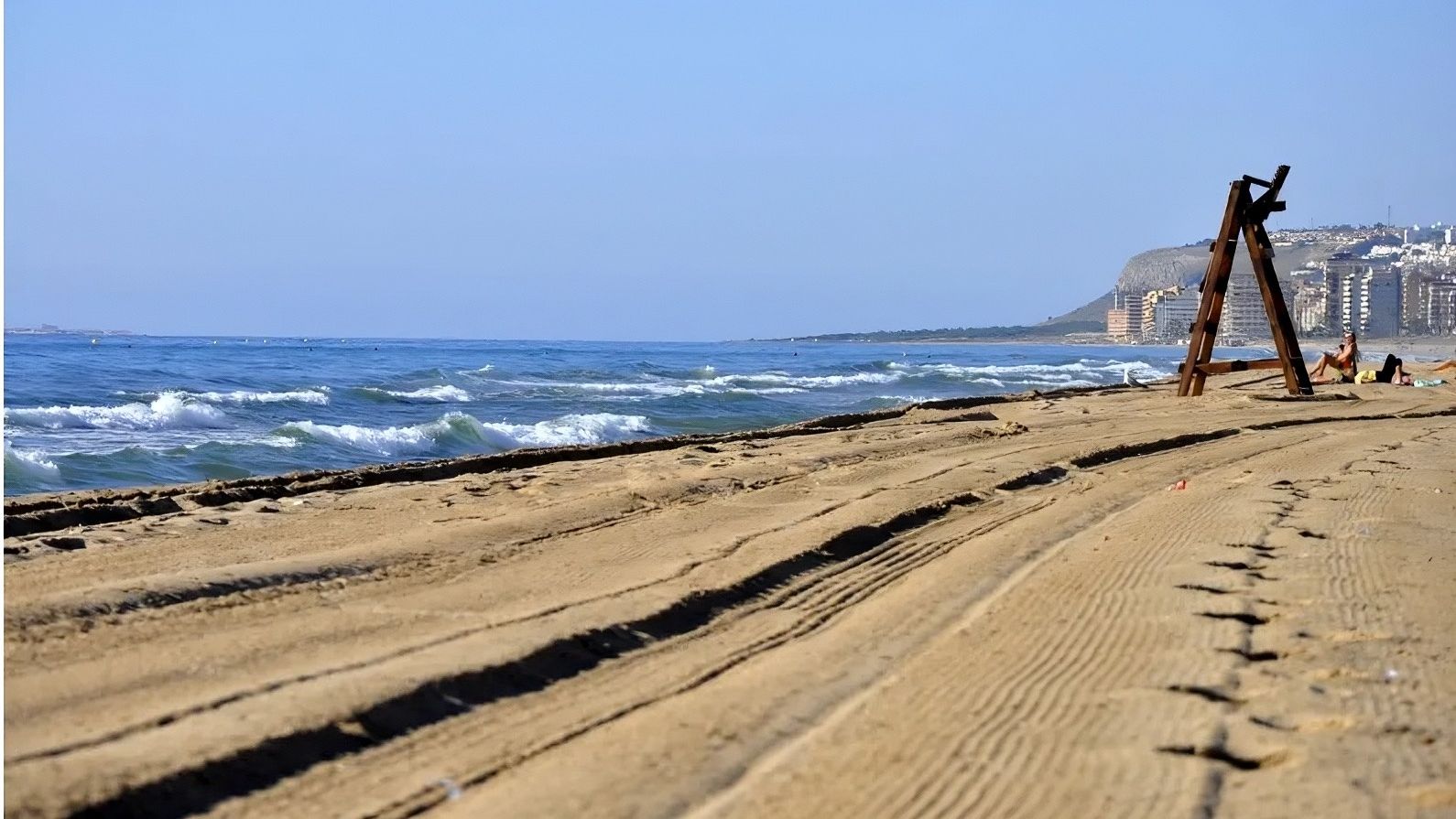 La playa de Urbanova en Alicante, en imagen anterior, reabre el baño.