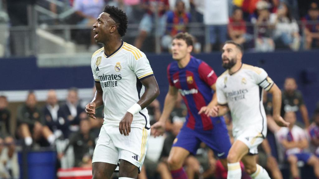 Vinicius se lamenta del penalti fallado.