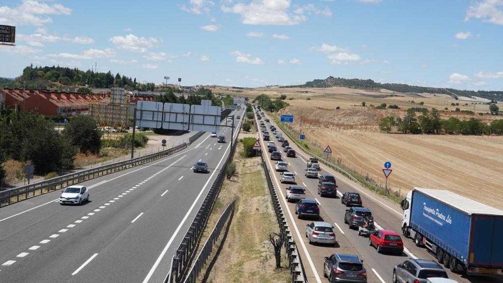 Retención a  la altura de Arroyo por un accidente en la A-62