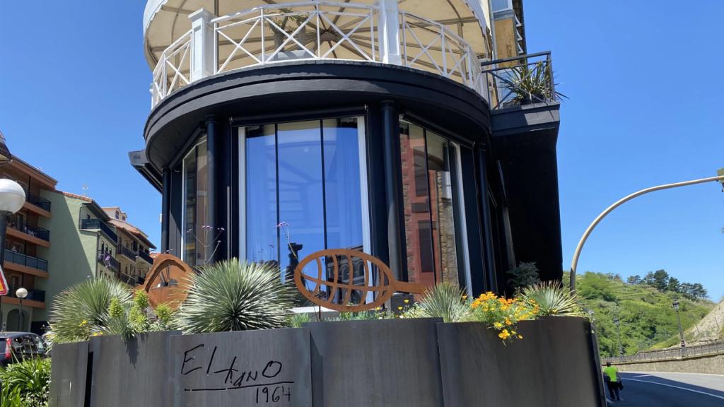 La fachada del restaurante ElKano, en Getaria (Gipuzkoa).