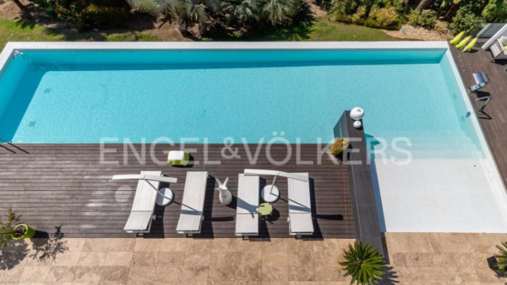 Piscina de la villa de lujo de Málaga.