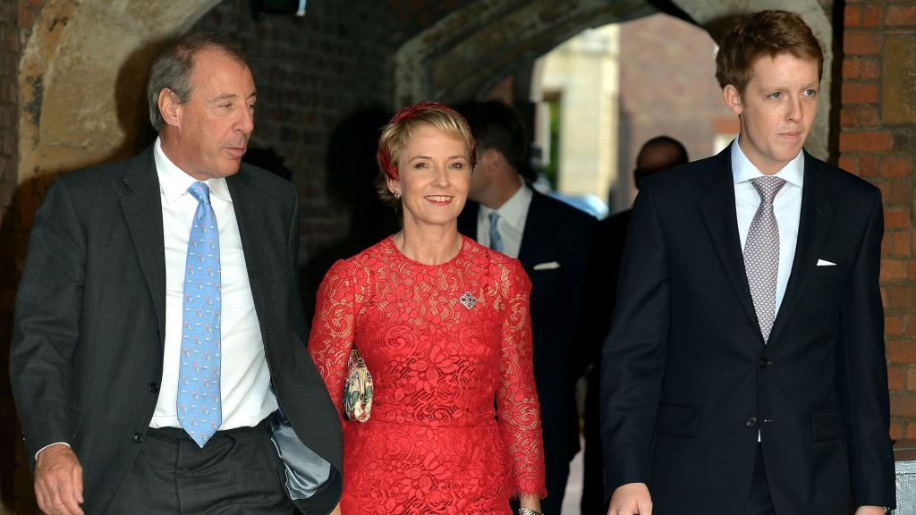 Hugh Grosvenor, a la derecha, en el bautizo del príncipe George.