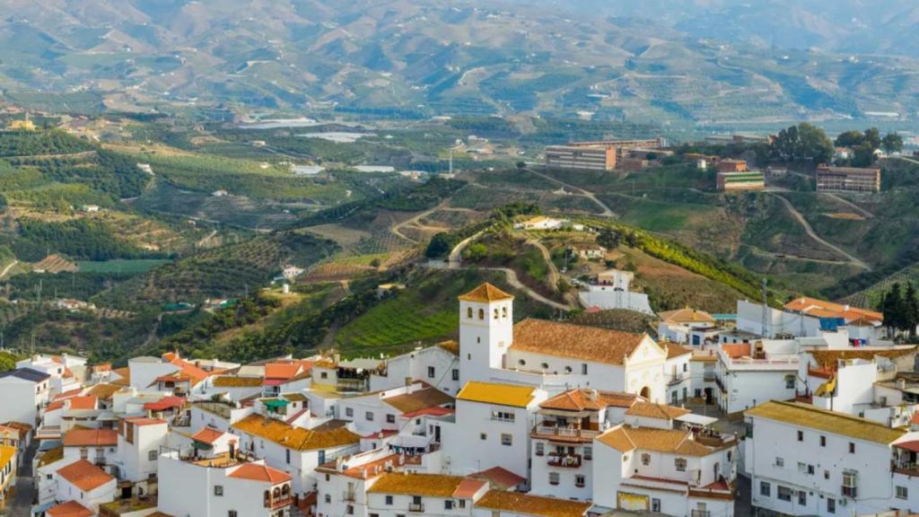 Imagen del pueblo de Iznate.