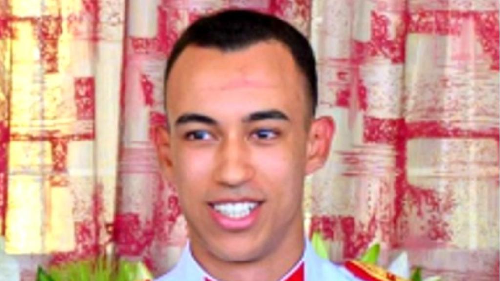El príncipe Moulay Hassan en una imagen de 2019 y otra en la actualidad.