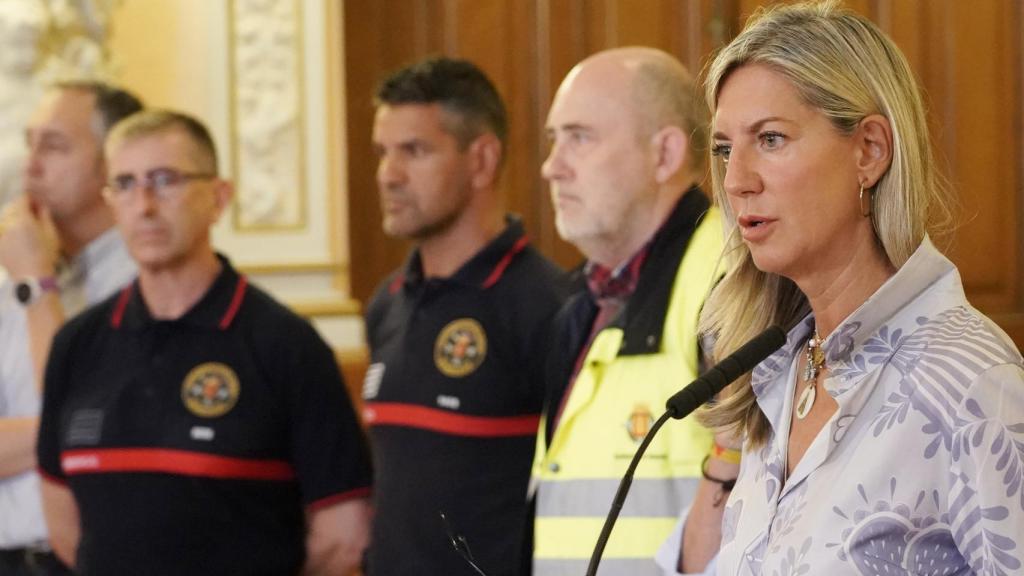 La alcaldesa de Valladolid en funciones, Irene Carvajal, informa de los detalles de la explosión del edificio de la calle Goya de la capita