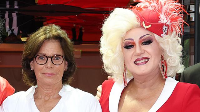 Manel Dalgó (Lé Créature) junto a la princesa Estefanía en una imagen cedida a EL ESPAÑOL, perteneciente a la gala benéfica.