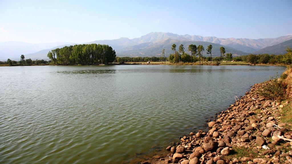 Imagen del Pantano de Rosarito, en el municipio abulense de Candeleda.