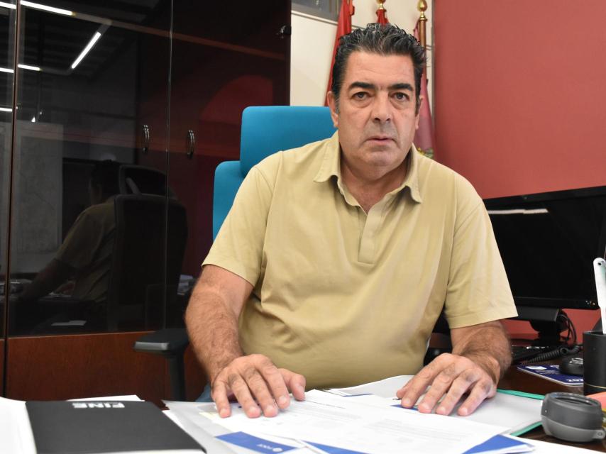 Alberto Gutiérrez Alberca en su despacho