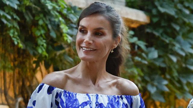 La reina Letizia en su encuentro con los medios de comunicación en Marivent, este jueves 3 de agosto.