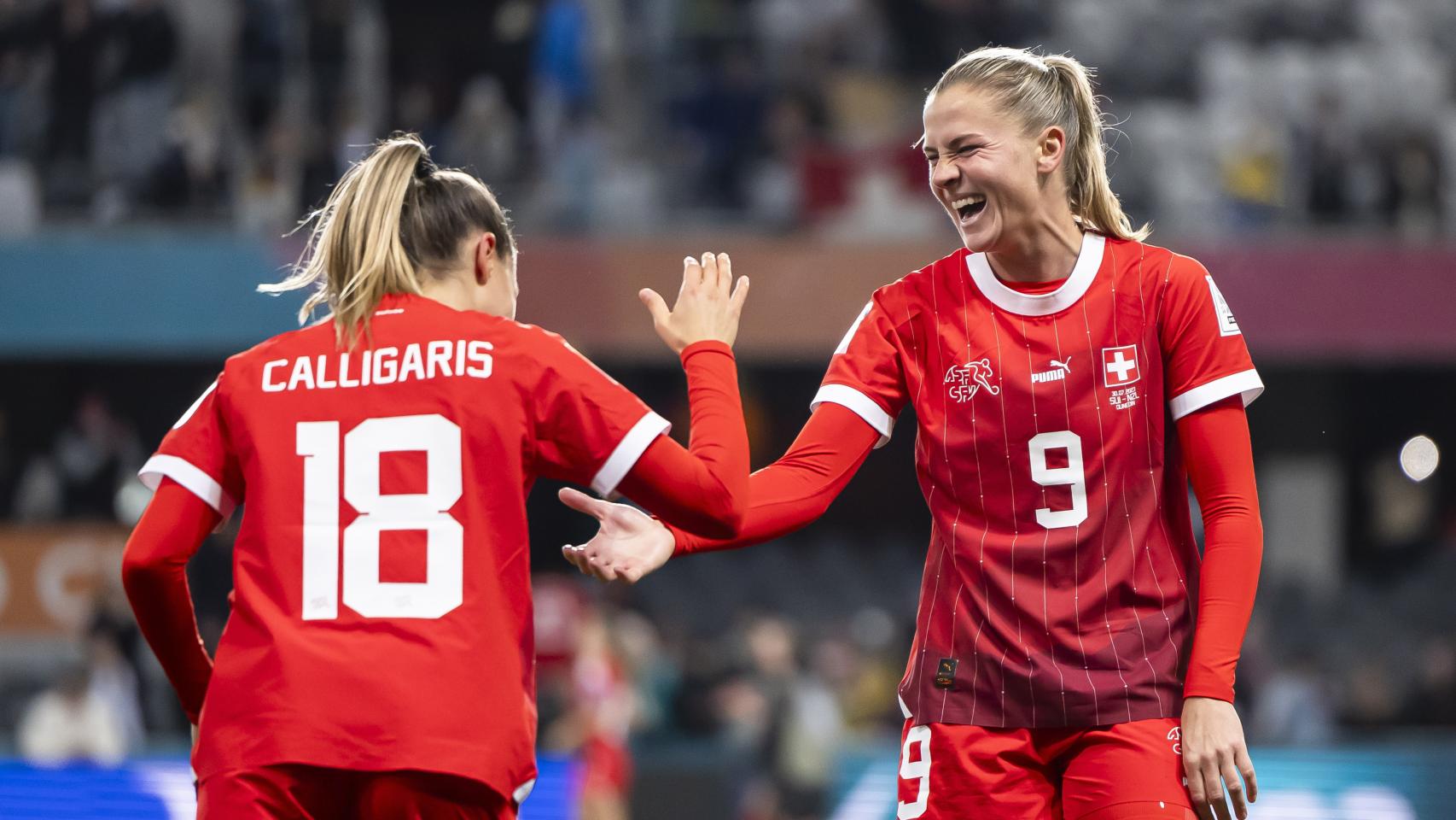Ana-Maria Crnogorcevic celebra con Suiza