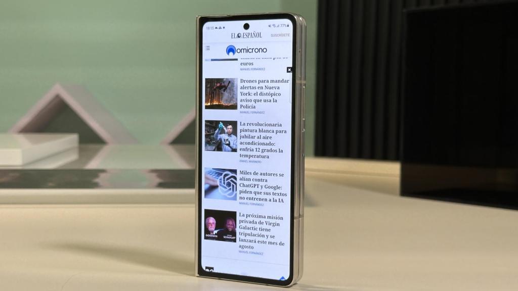 Pantalla externa del Samsung Galaxy Z Fold 5.