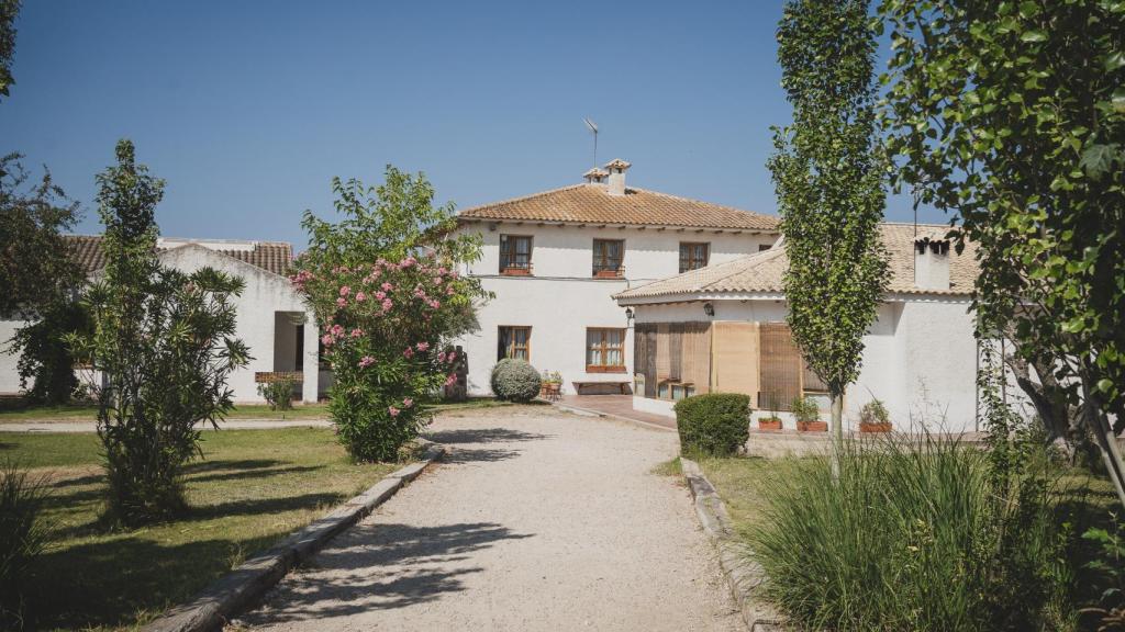 La entrada de la Granja Escuela Albitana, donde tiene lugar cada año el campamento de integración para niños y niñas con cardiopatías de la Fundación Menudos Corazones.