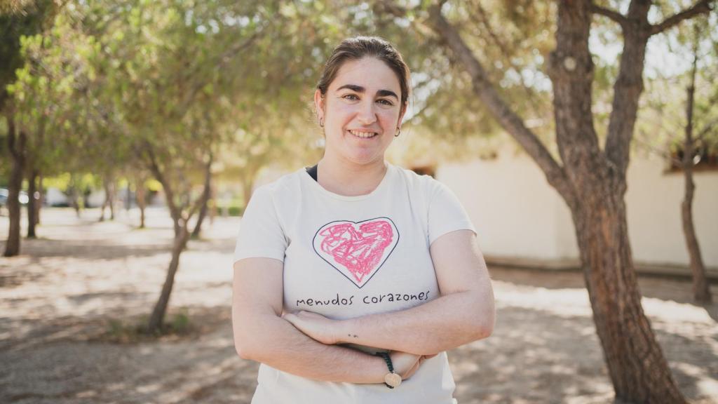 Retrato de Isabel, médica en el campamento de Menudos Corazones.