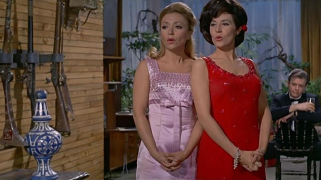 Fotograma de 'Las que tienen que servir' (1967).