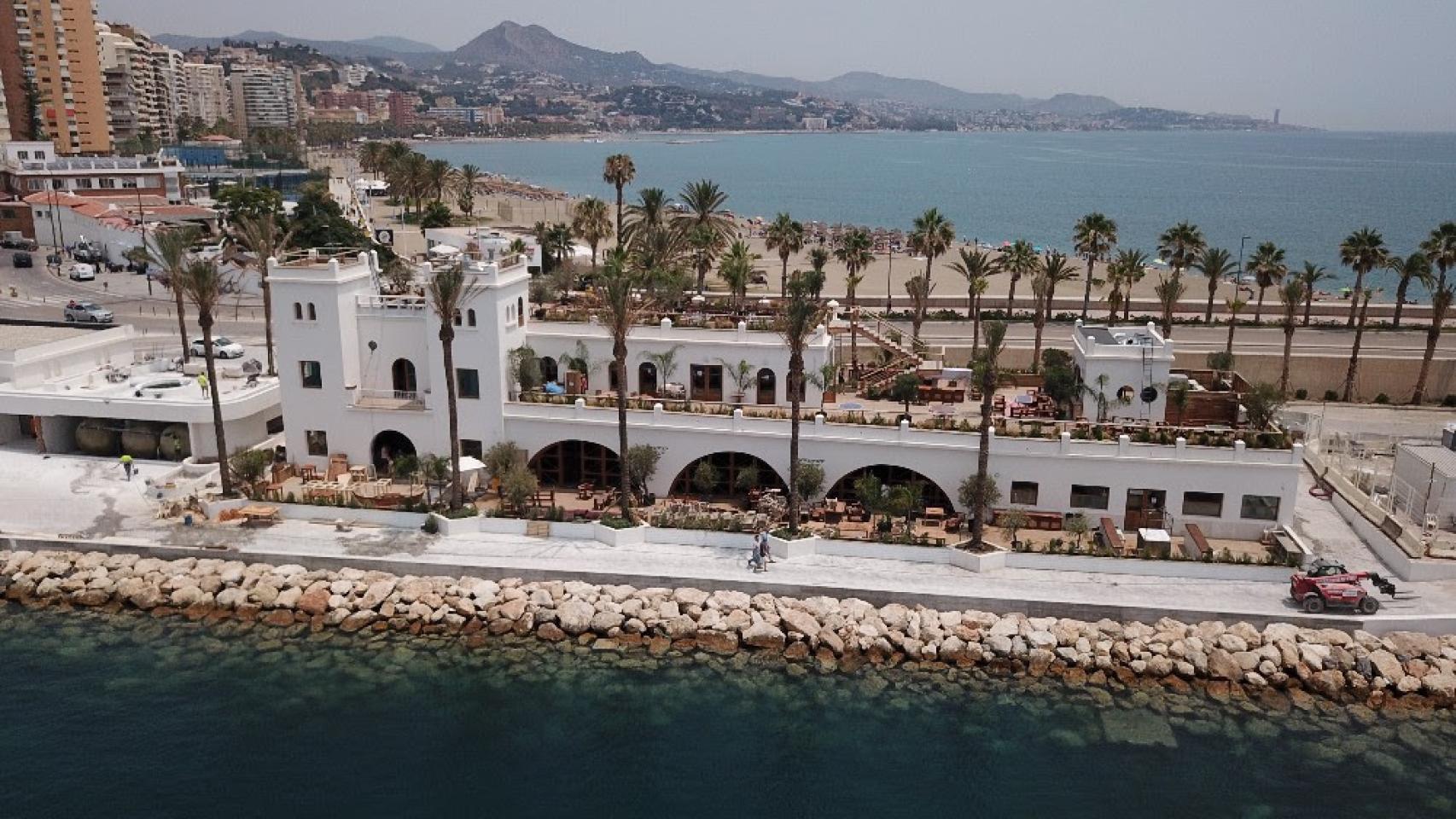 El restaurante en el muelle de Málaga que combina la cocina autóctona con recetas asiáticas.