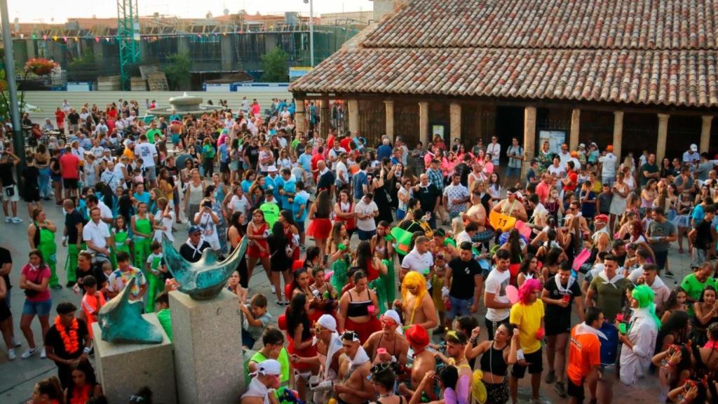 Desfile de peñas en San Roque de Carbajosa