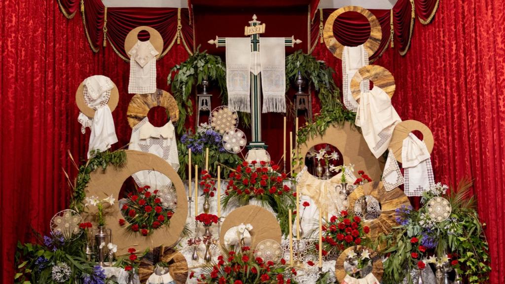 Cruz de Mayo enramada para las fiestas.