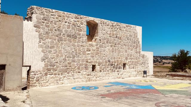 Imagen de la muralla del municipio palentino de Castrillo de Onielo.