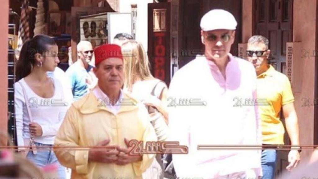 Pedro Sánchez, presidente del Gobierno en funciones, junto a su familia, de viaje en Marrakech.