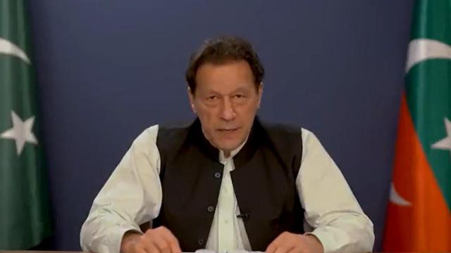 Imran Khan defiende su inocencia y denuncia no haber sido un juicio justo.