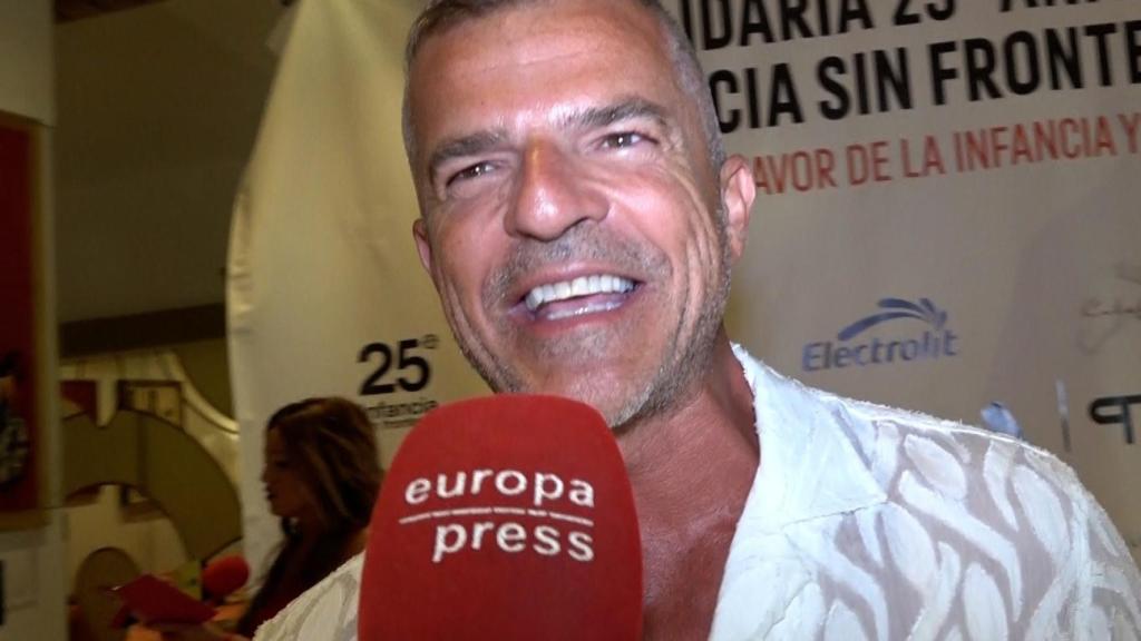 Raúl Castillo, atendiendo a los medios de comunicación en el acto de Marbella.