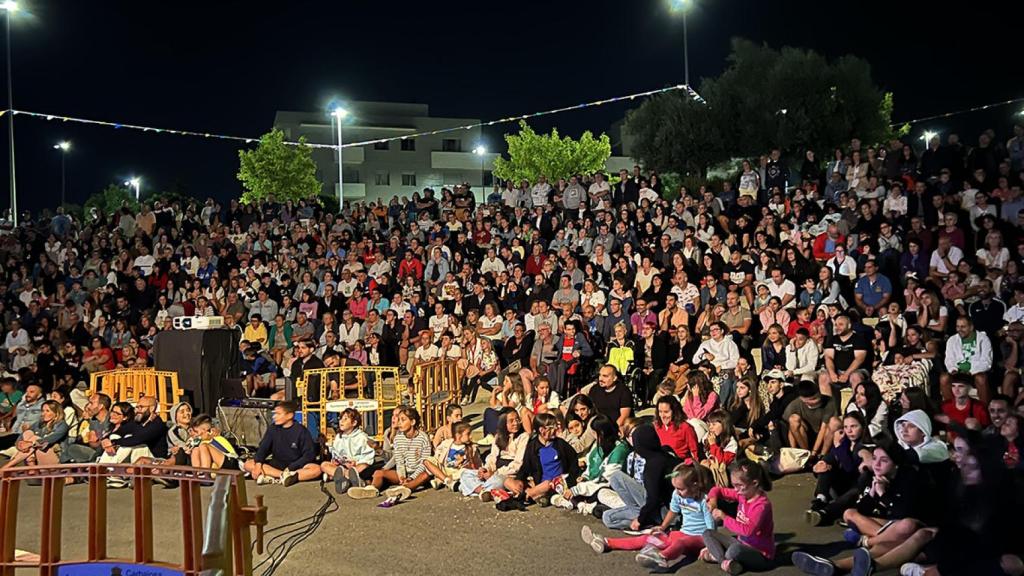 El público viendo Spasmo Teatro en Carbajosa