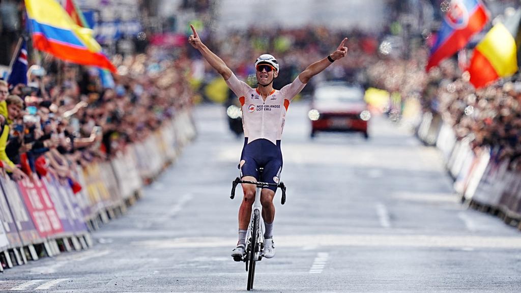 Van der Poel se corona como campeón del Mundial de ciclismo en ruta en Glasgow