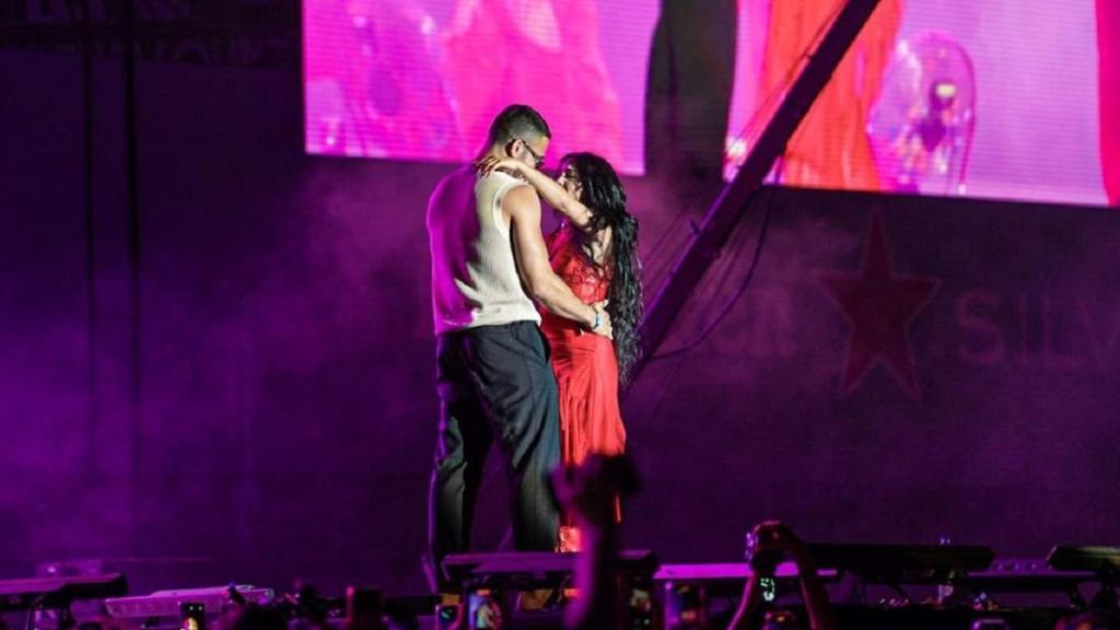 Lali Espósito y Miguel Ángel Silvestre sobre el escenario del Arenal Sound.