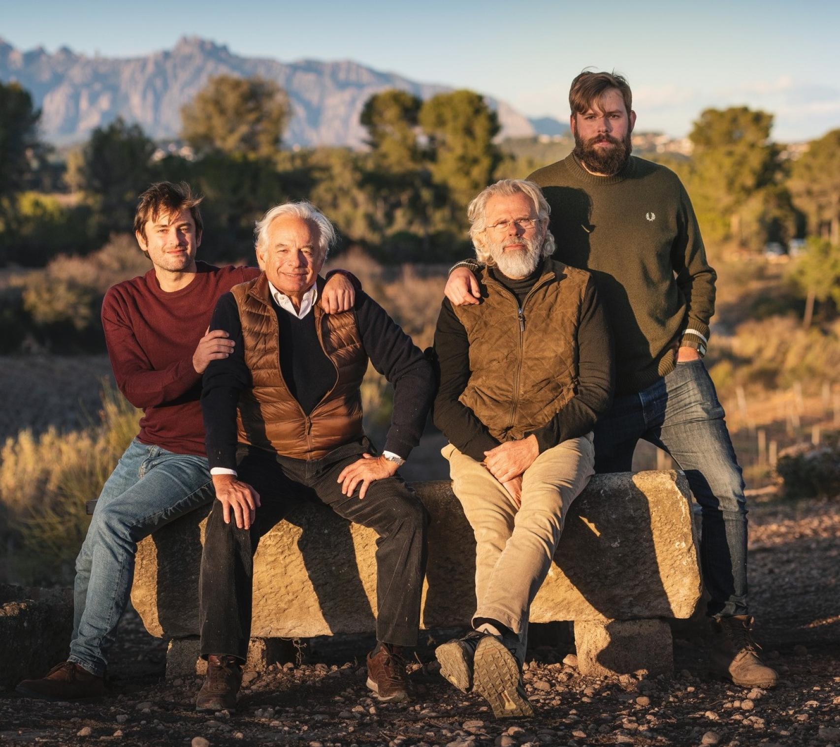 Xavier Gramona junto a su primo Jaume, su hijo Leo y su sobrino Roc
