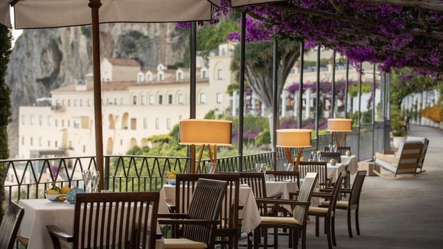 La terraza de 'La Locanda della Canonica Pizzeria', en la Costa de Amalfi.