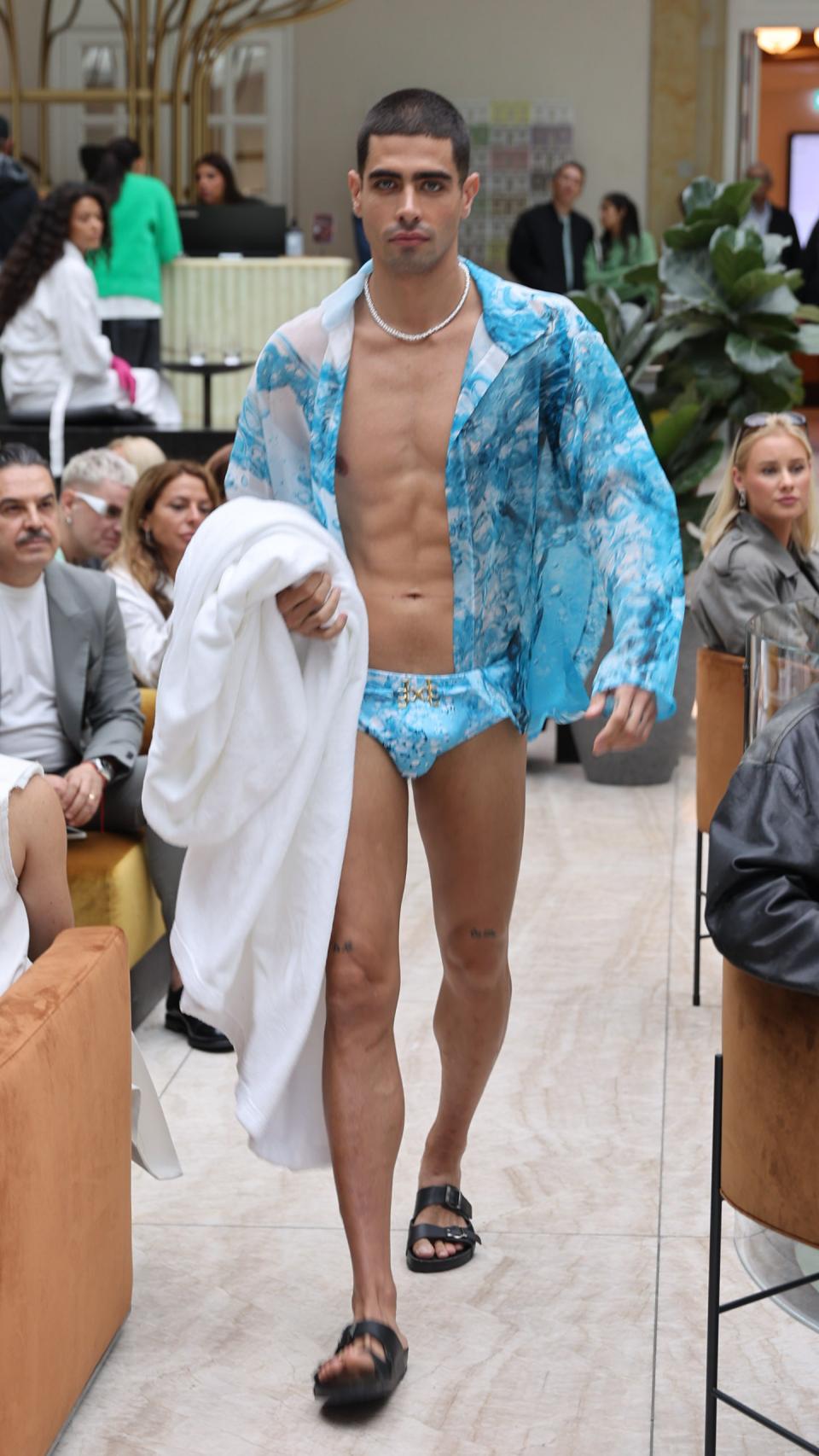 Modelo con bañador de Palmas Swimwear