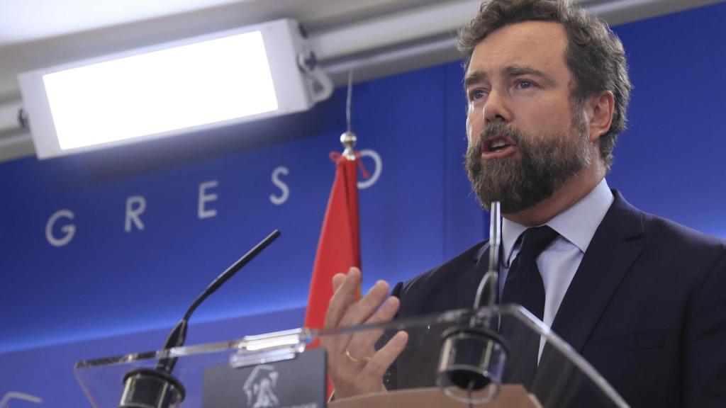 Iván Espinosa de los Monteros durante su comparecencia en el Congreso para anunciar su adiós a Vox.
