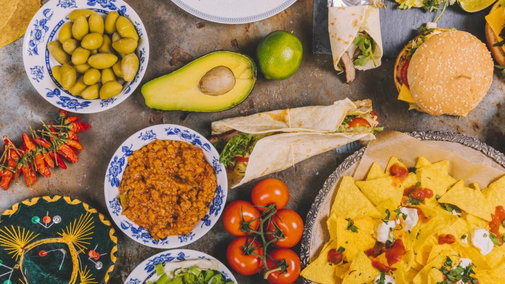 Variedad de platos de la cocina mexicana.