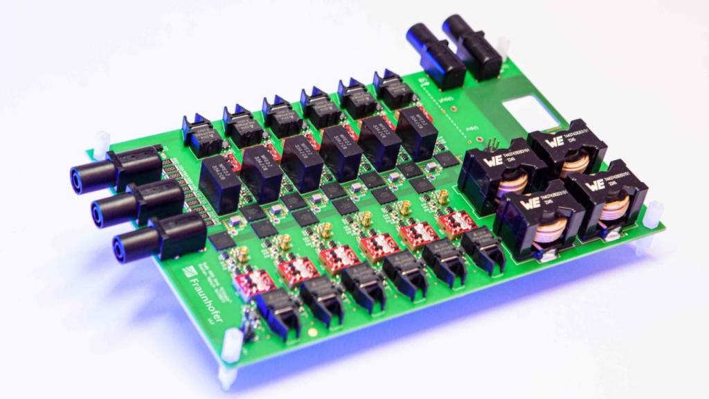 Módulo de potencia eléctrica que alcanza un  99,75% de eficiencia