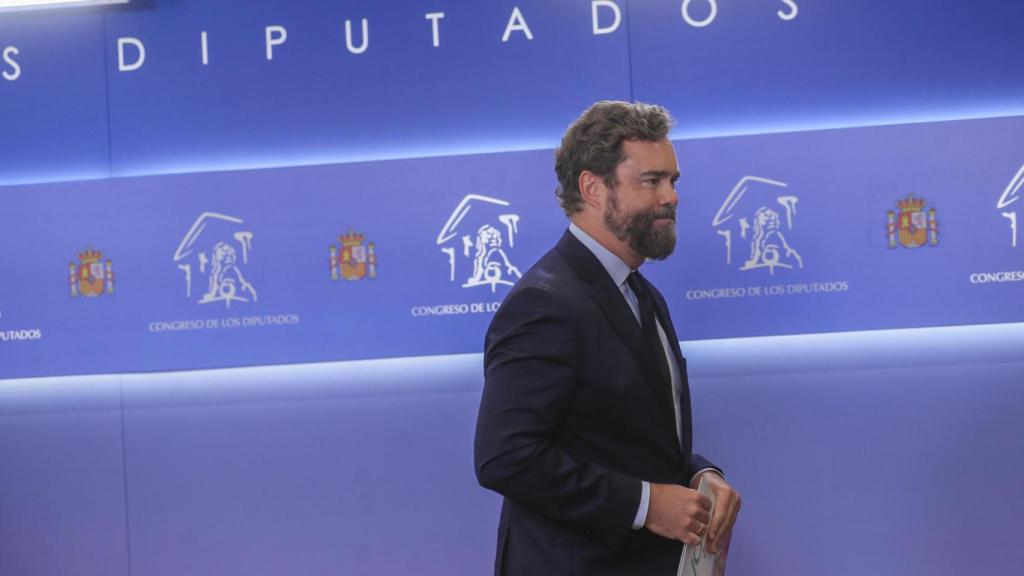 Iván Espinosa de los Monteros durante su comparecencia en el Congreso para anunciar su adiós a Vox.