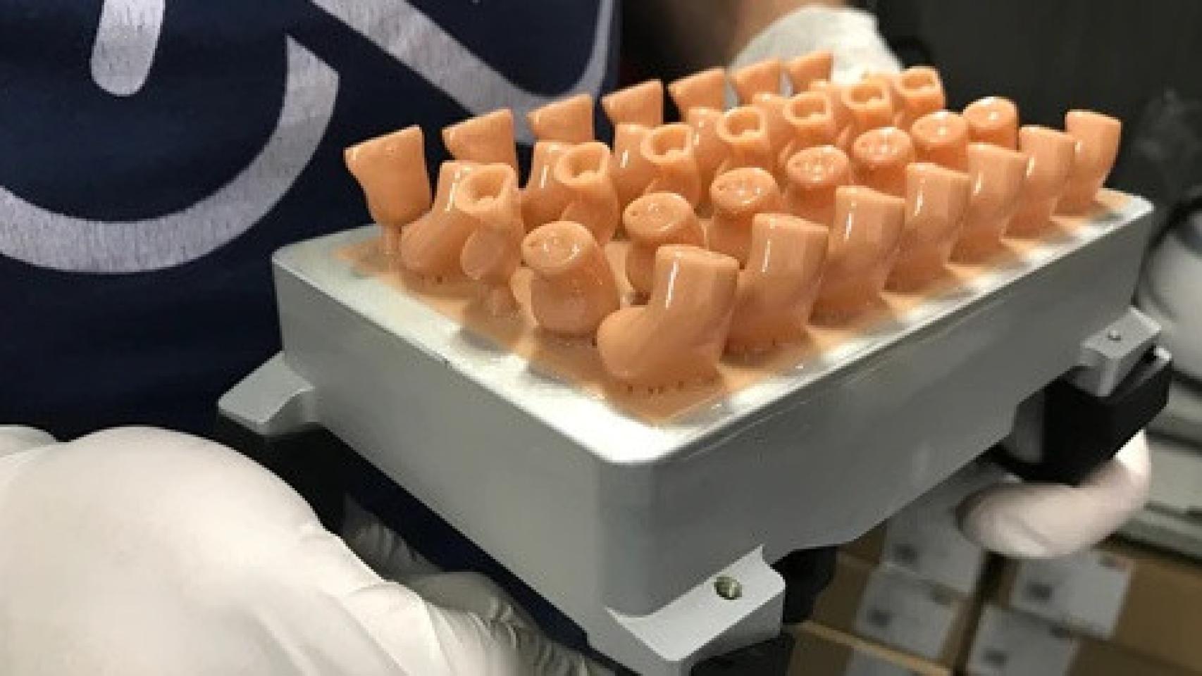 Su plataforma 'online' permite sobre un catálogo de 500 resinas básicas realizar hasta diez billones de combinaciones de producto posible.