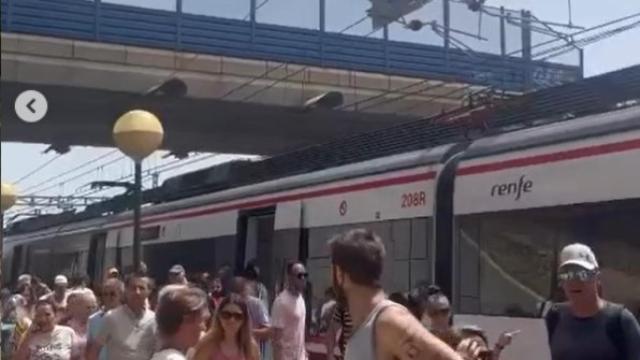 Los pasajeros del tren afectado.