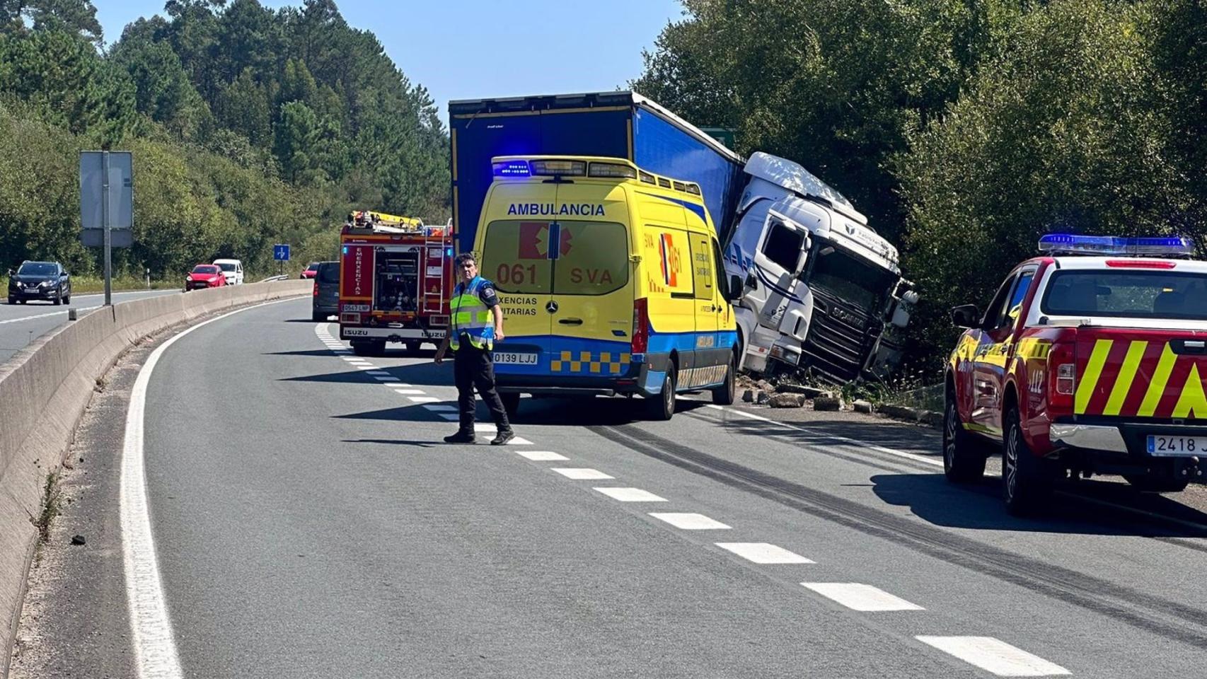 Accidente en la vía rápida de Sanxenxo (Pontevedra).