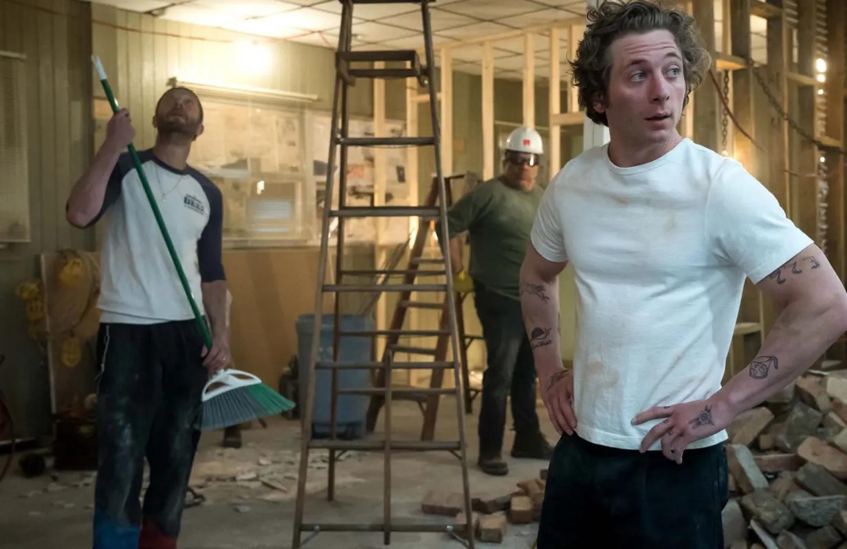 Carmy (Jeremy Allan White), durante las obras del nuevo restaurante.