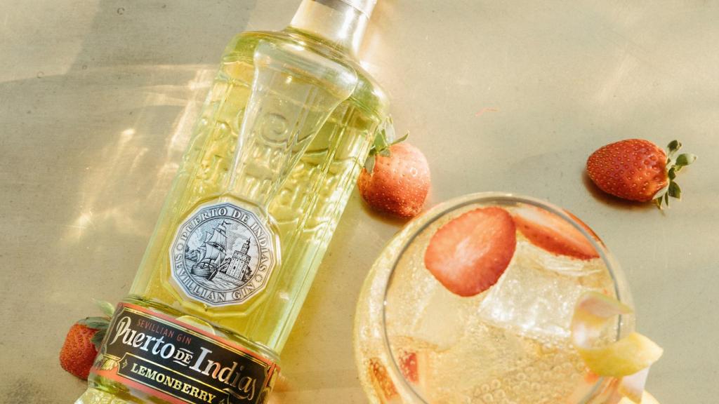 Un cóctel de Puerto de Indias Lemonberry.