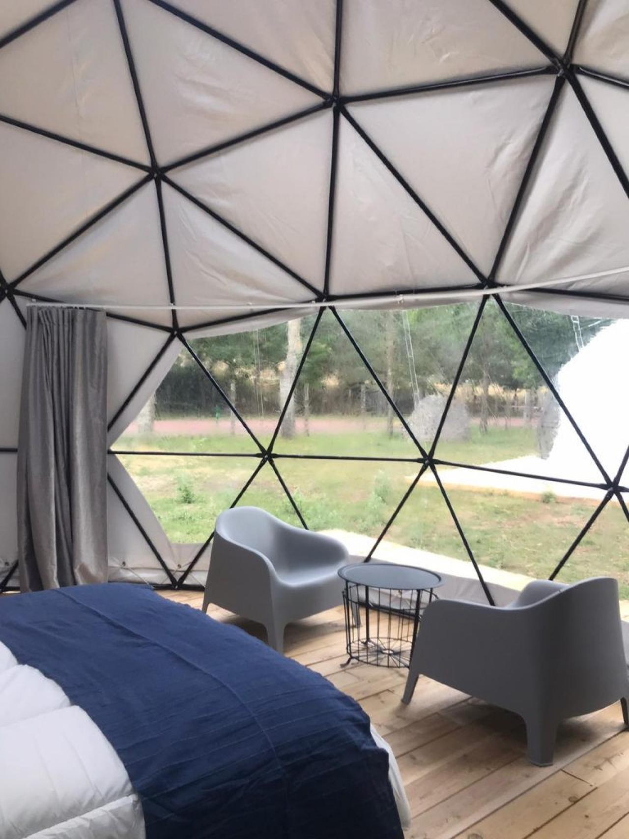 El 'glamping' de Río Lobos desde el interior