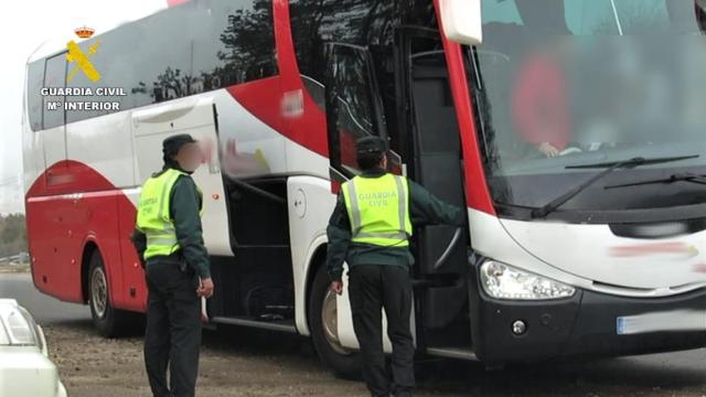 Control de la Guardia Civil en el autobús