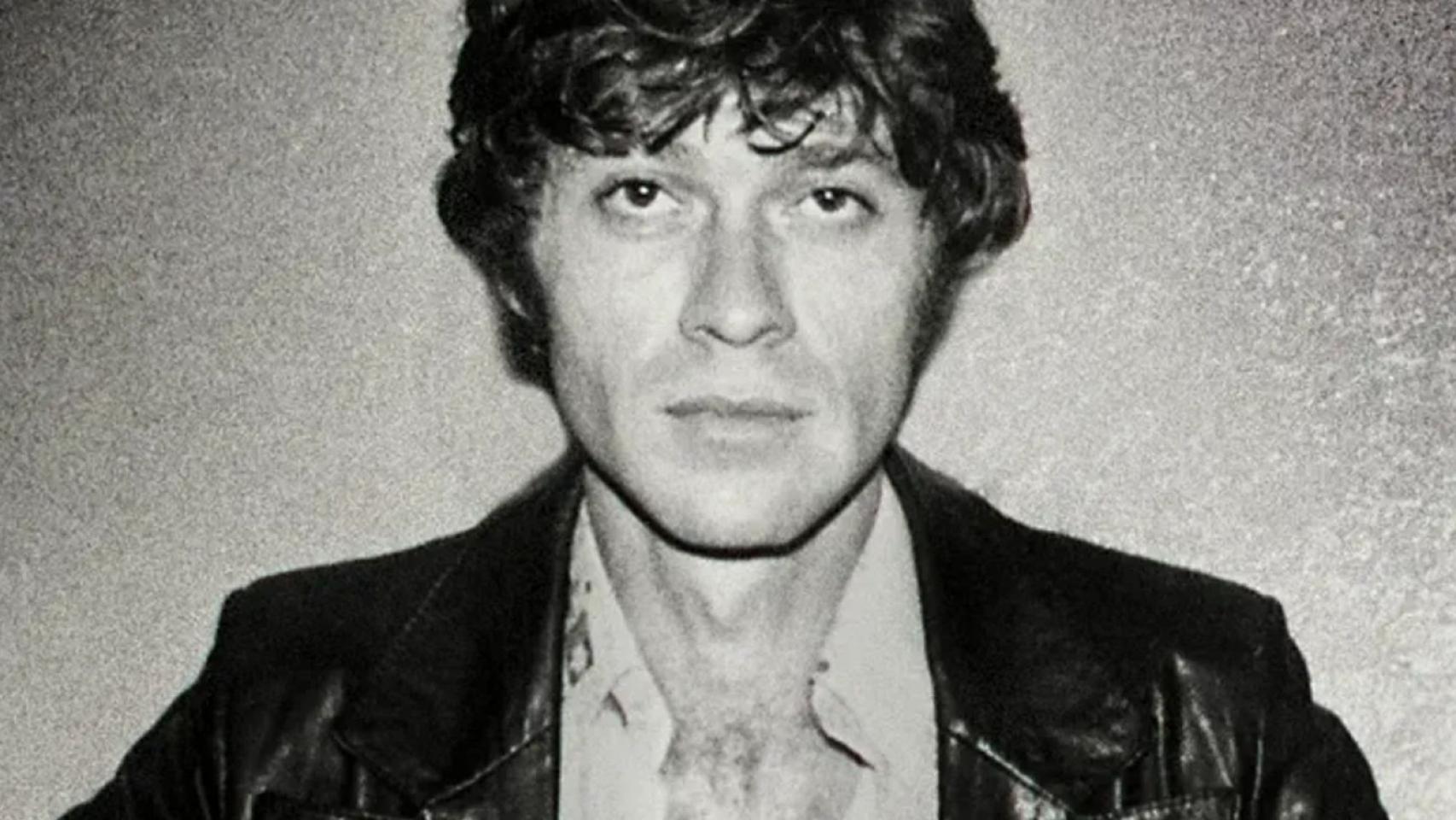 El cantante y guitarrista Robbie Robertson de joven.