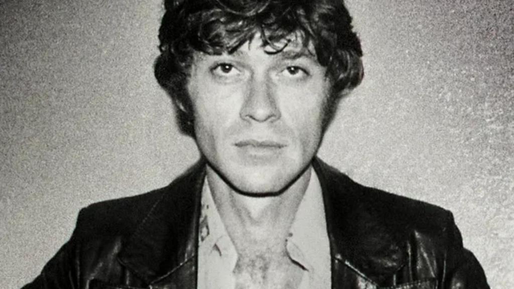 El cantante y guitarrista Robbie Robertson de joven.