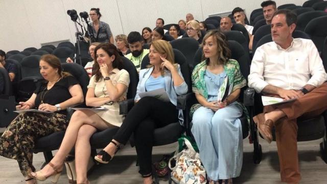 Representantes institucionales en las jornadas de clausura de los espacios coworking.