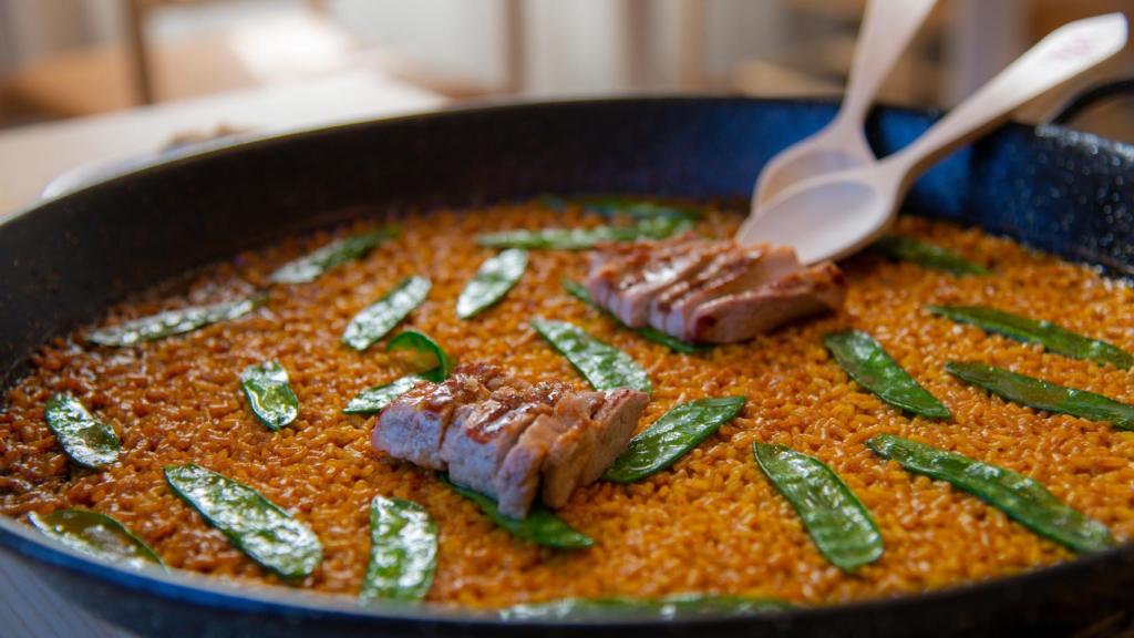 Paella de la huerta en Villa Indiano.