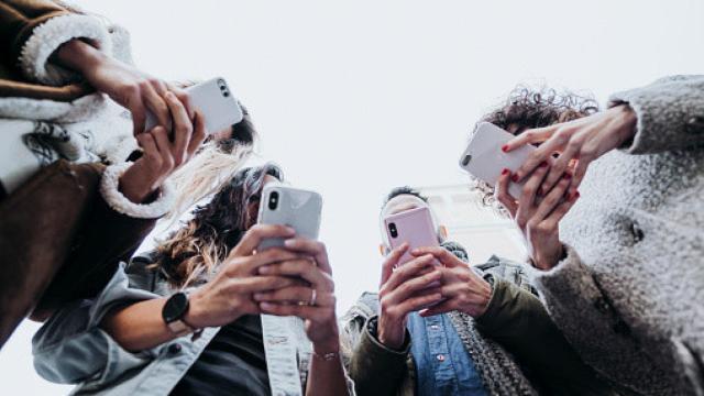 Las redes sociales para movilizar a los jóvenes hacia la acción social (Getty)
