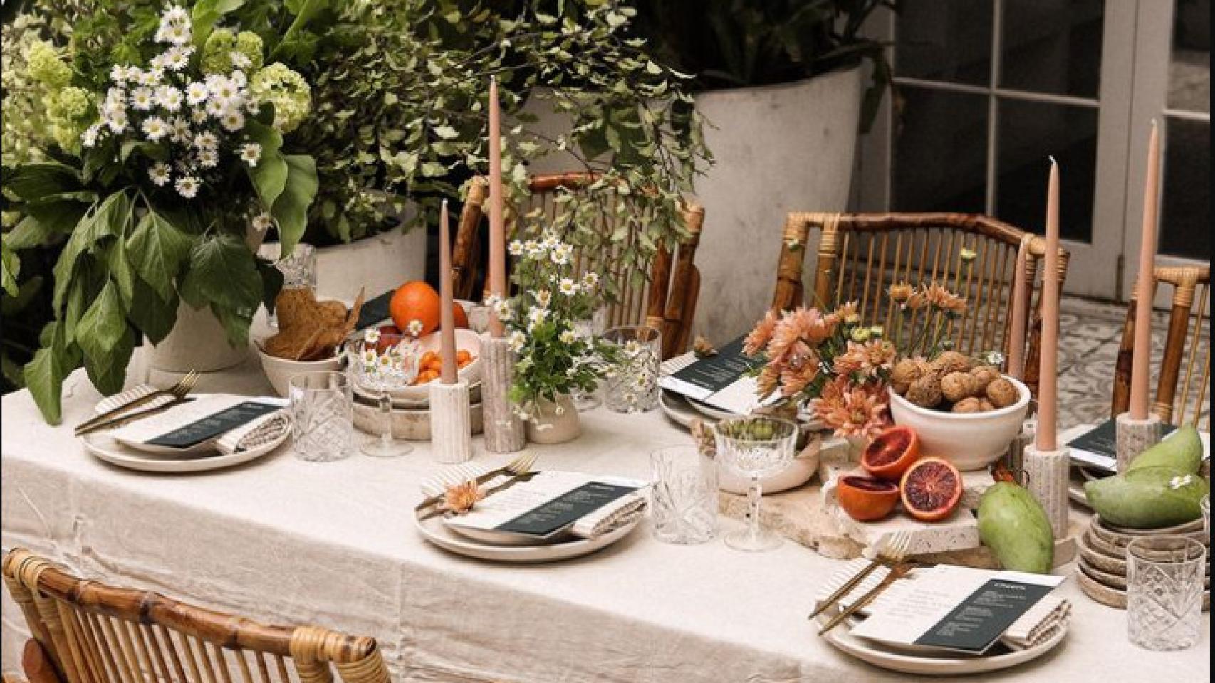 Mesa decorada para una ocasión especial