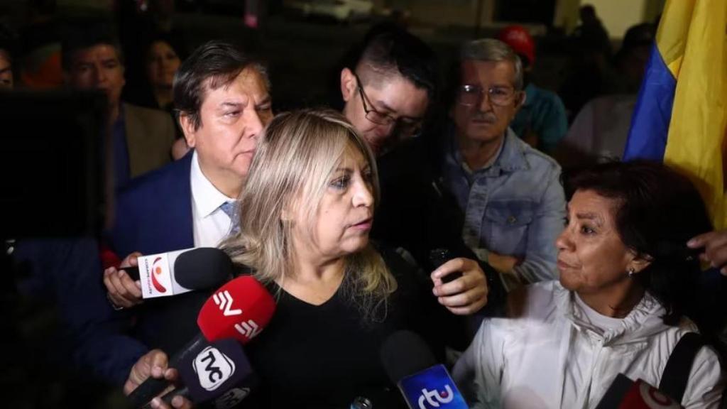 La hermana de Villavicencio culpa al Gobierno del asesinato del político.