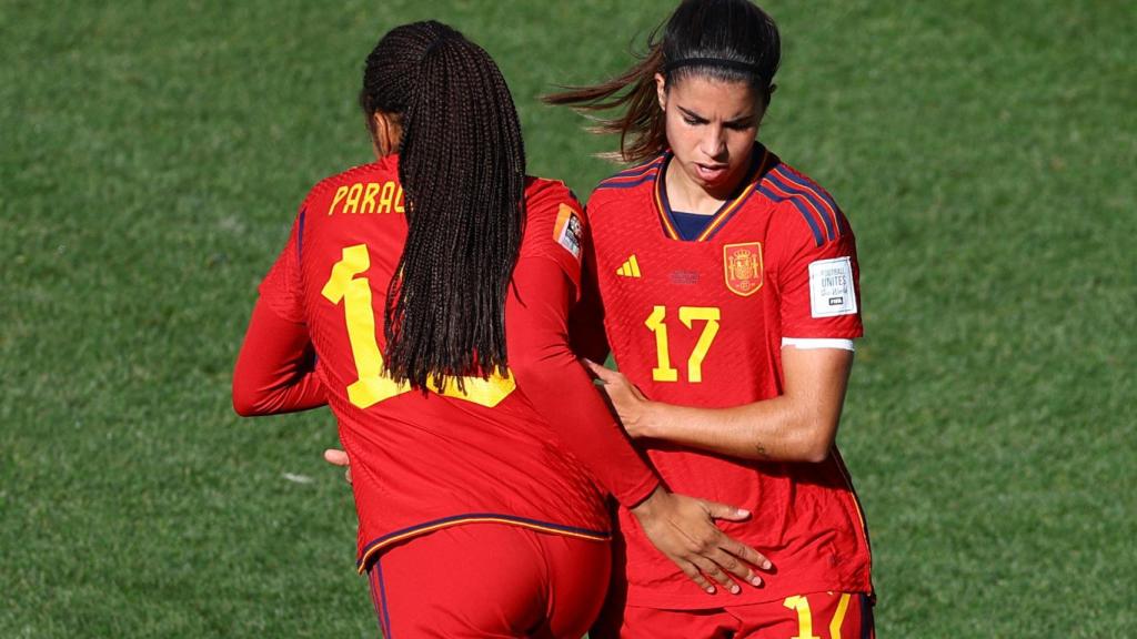 Salma Paralluelo entra por Alba Redondo